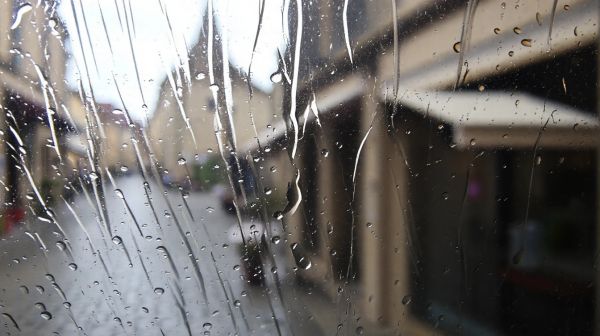 Guide d'experts pour réussir le nettoyage de vitres à Montélimar